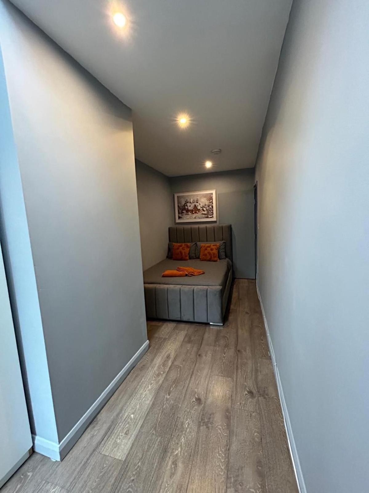 לונדון 2 Bedroom Flat In Euston 2 Mins Away From Station, No Lift מראה חיצוני תמונה